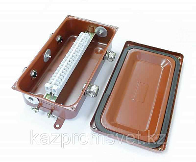 Коробка с зажимами наборными КЗНС-16 УХЛ1,5 IP65  латунный ввод ГОФРОМАТИК 