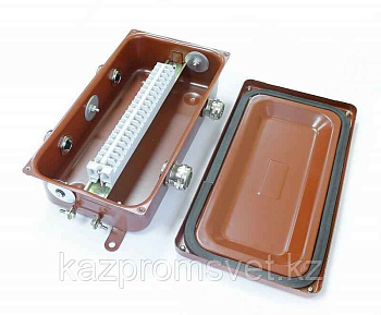 Коробка с зажимами наборными КЗНС-16 УХЛ1,5 IP65  латунный ввод ГОФРОМАТИК 