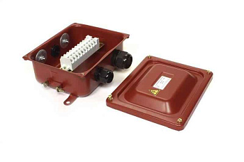 Коробка с зажимами наборными КЗНС-08 У2 IP54  пластиковый ввод ГОФРОМАТИК 