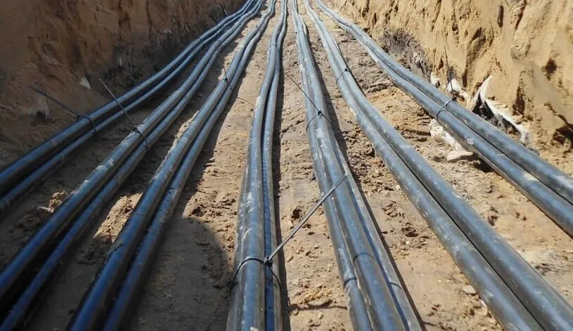 прокладка кабеля в траншее.jpg