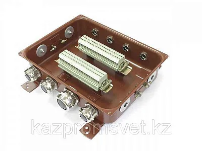 Коробка с зажимами наборными КЗНС-48 УХЛ 1,5 IP65 латунный ввод ГОФРОМАТИК 